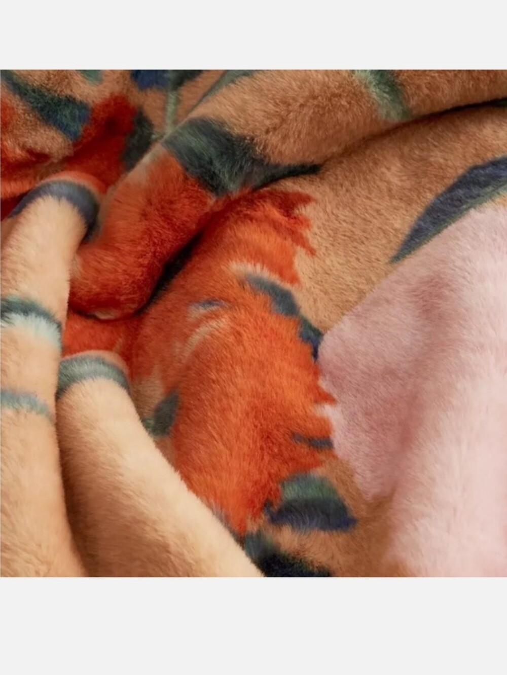 Anthropologie Sophie Printed Faux Fur Throw in Maize/Pailall - Picture 5 of 6